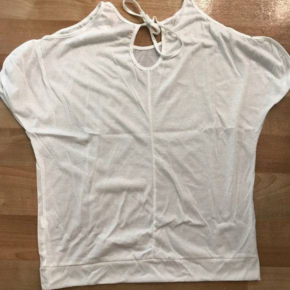 NEW White cold shoulder cut out t shirt - Picture 3 of 3